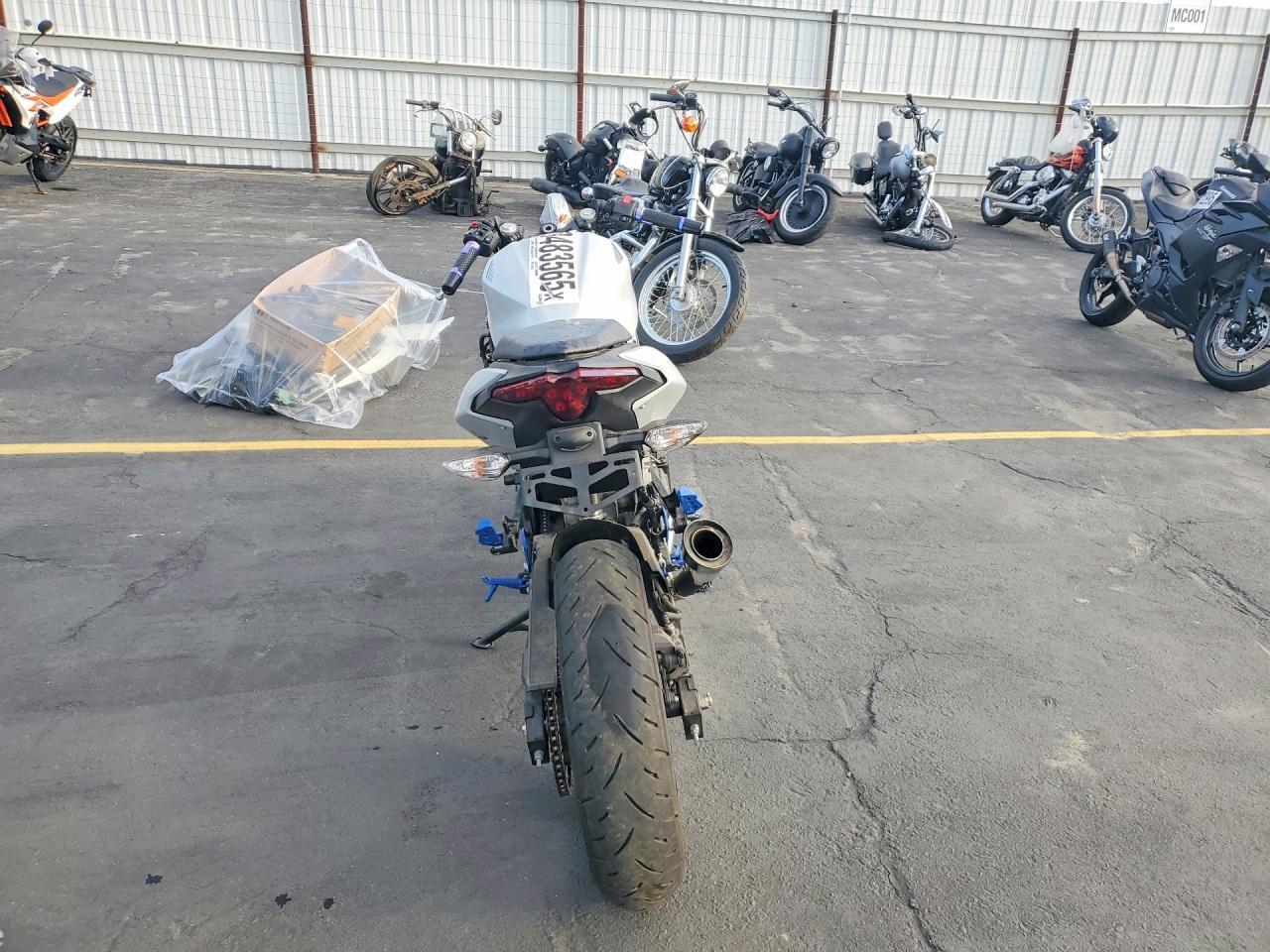 2025 Kawasaki Ex500 H - Фото 4