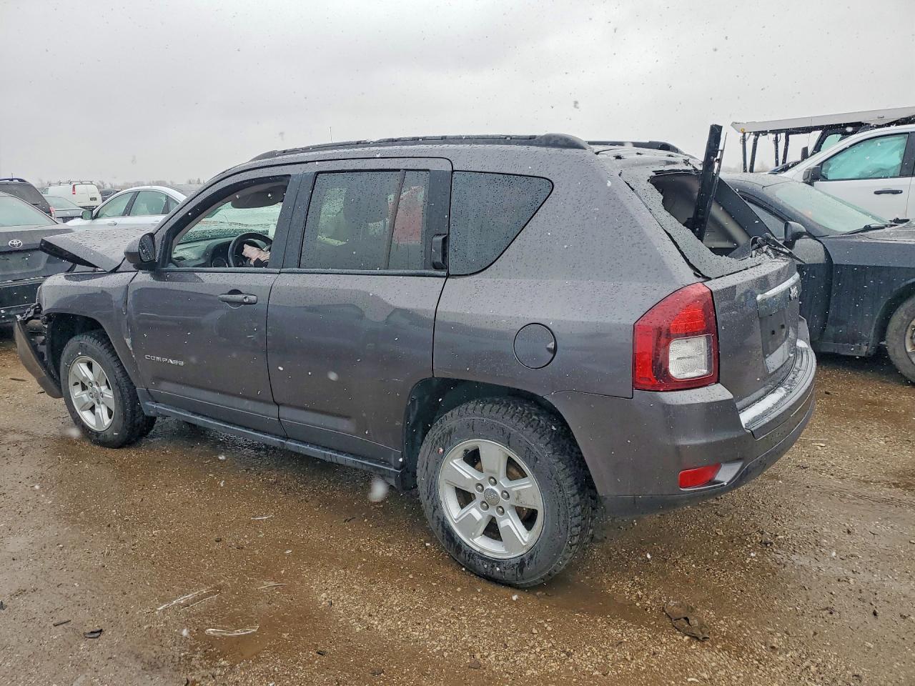 2017 Jeep Compass Latitude - Фото 2