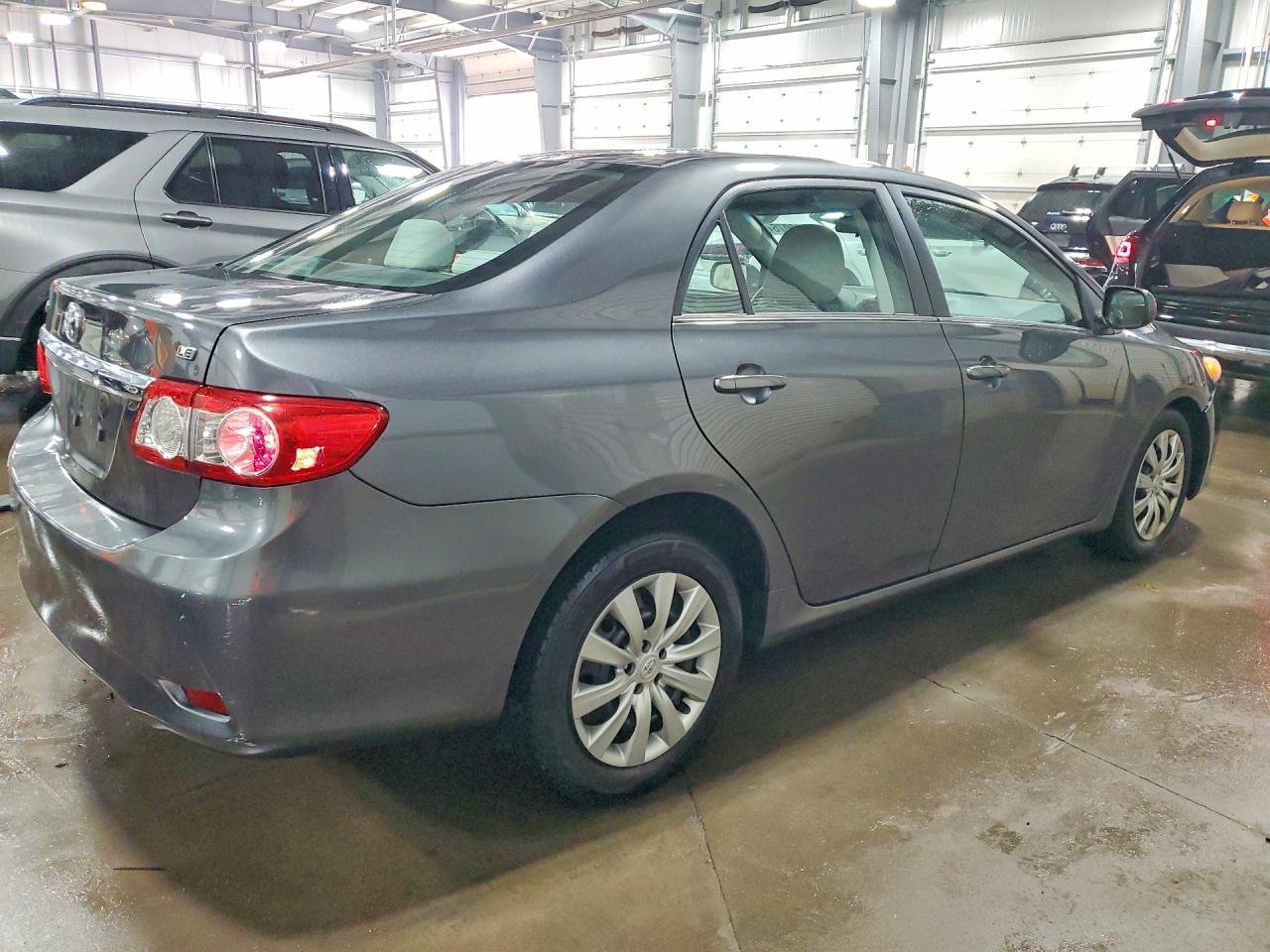 2013 Toyota Corolla Le - Фото 3