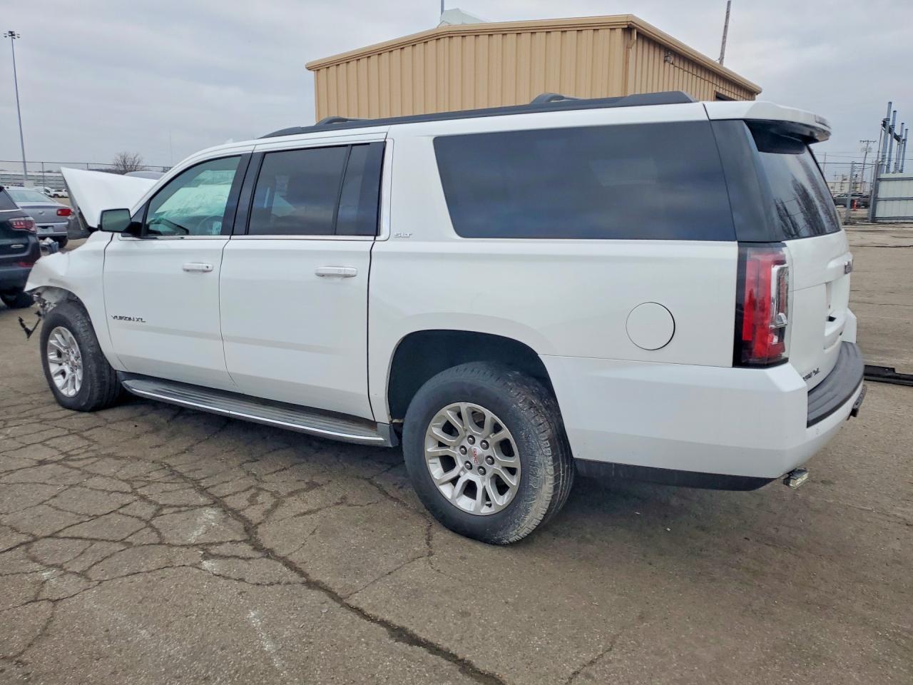 2017 GMC Yukon Xl K1500 Slt - Фото 2