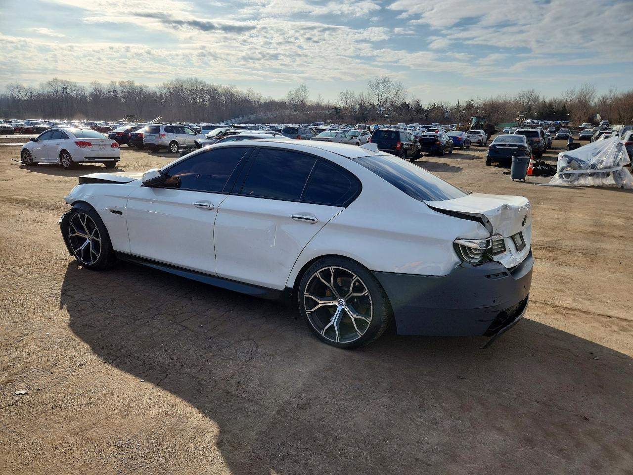 2016 BMW 550 Xi - Фото 2