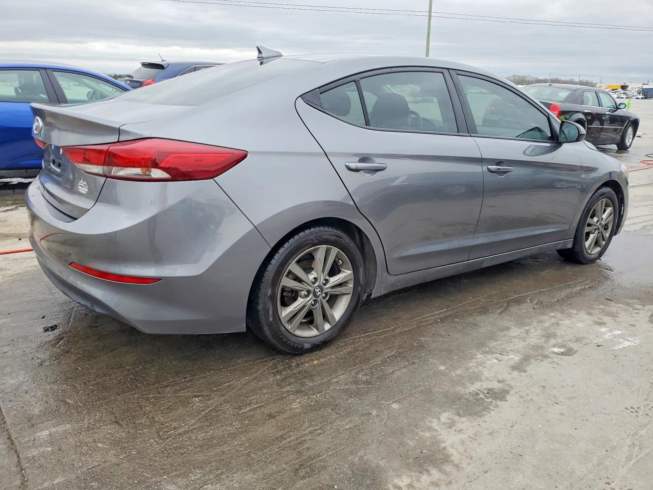 2018 Hyundai Elantra Value Edition - Фото 3