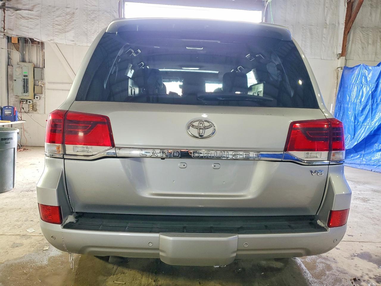 2016 Toyota Land Cruiser Base - Image 6