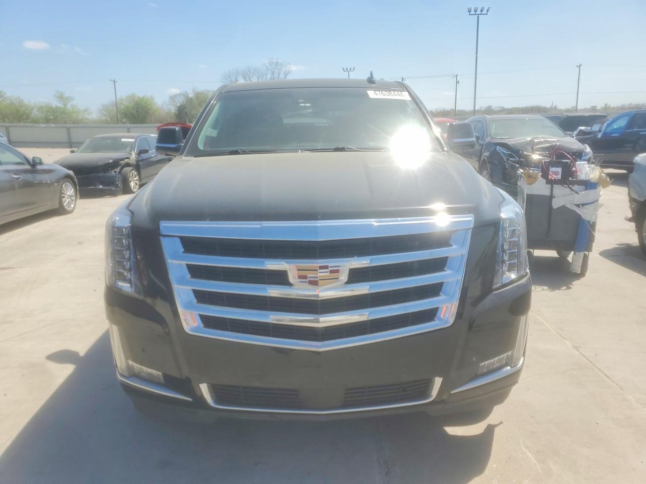2016 Cadillac Escalade Esv Luxury - Image 5
