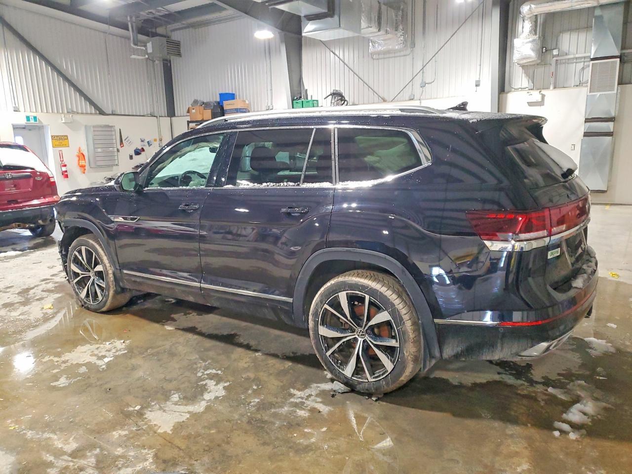 2024 Volkswagen Atlas Sel Premium R-Line - Image 2