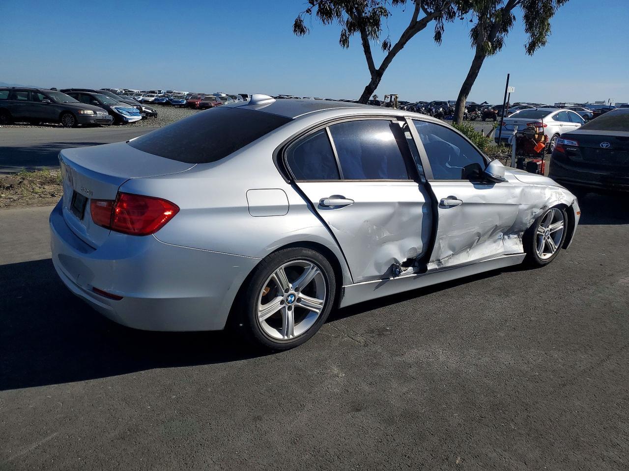 2015 BMW 320 I - Фото 3