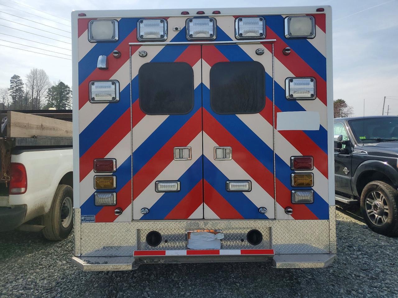 2022 Ford E450 Ambulance - Фото 6