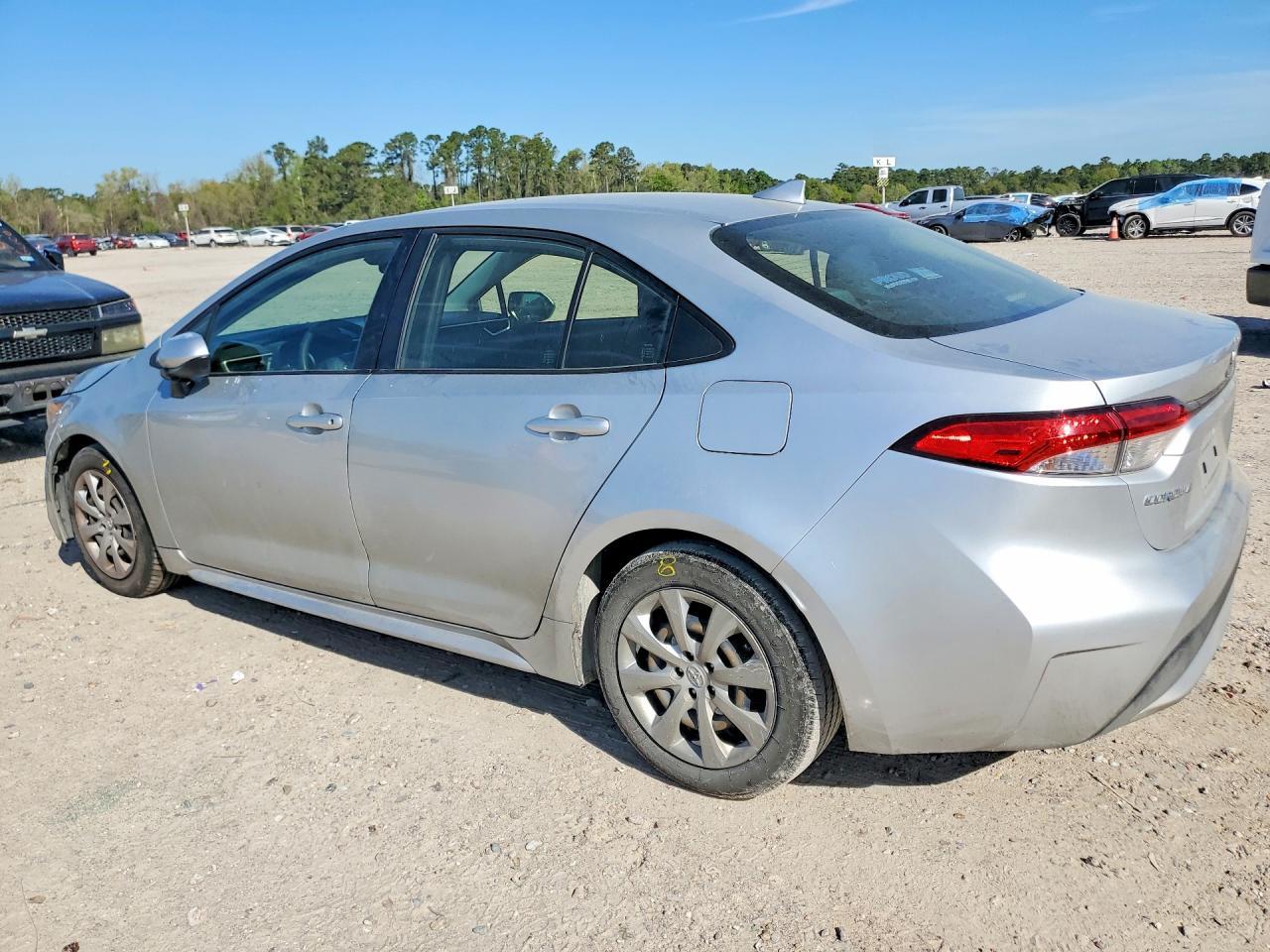 2022 Toyota Corolla Le - Фото 2