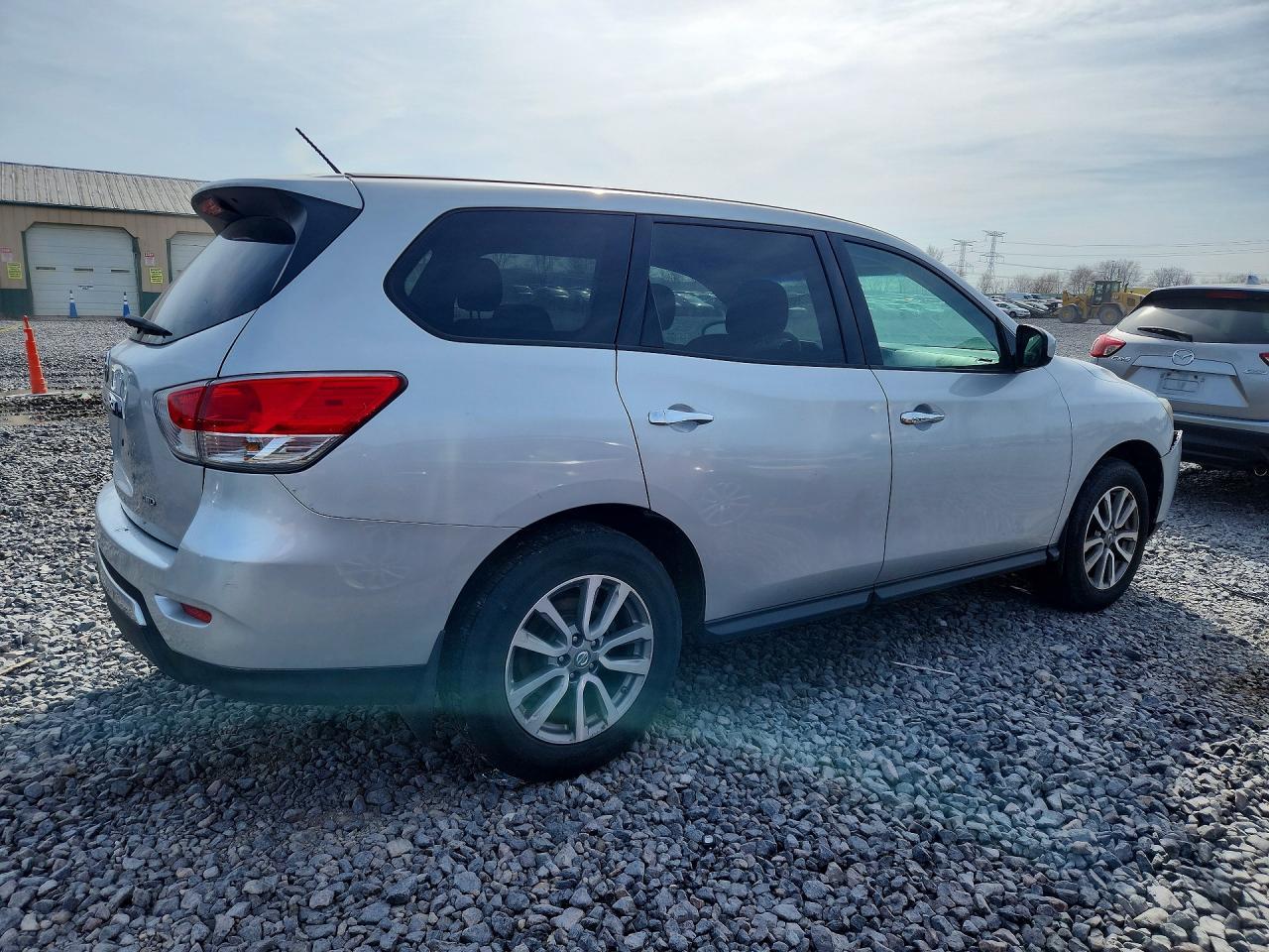 2014 Nissan Pathfinder S - Фото 3