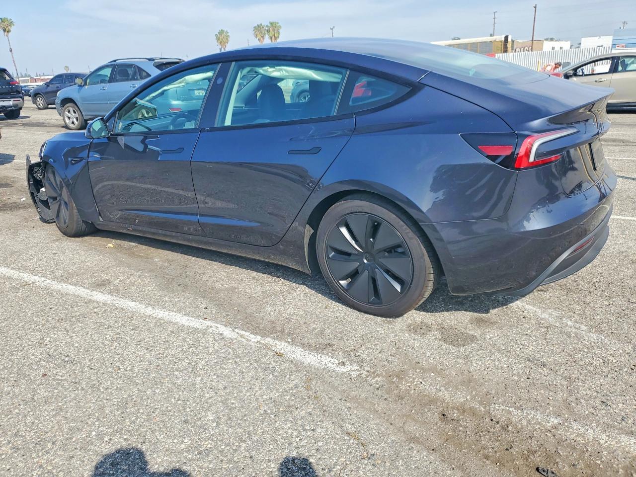 2024 Tesla Model 3 - Фото 2