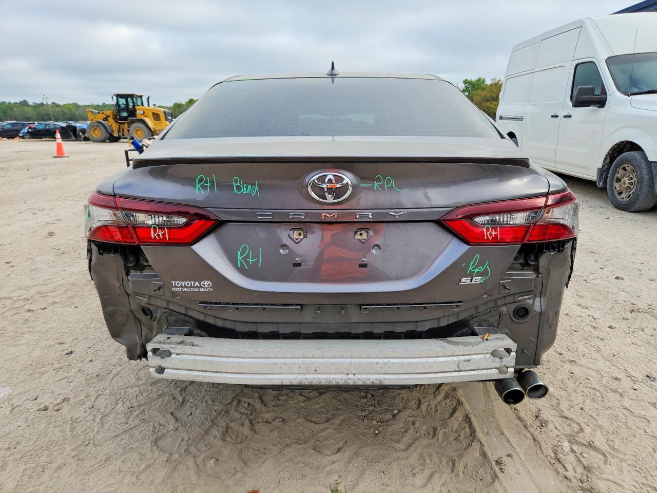 2021 Toyota Camry Se - Фото 6