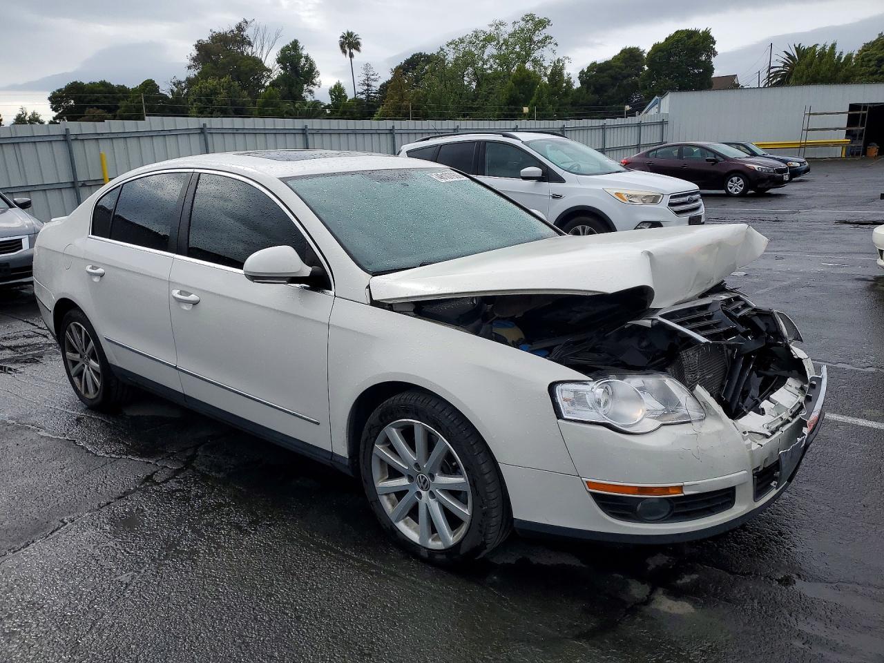 2010 Volkswagen Passat Komfort - Фото 4