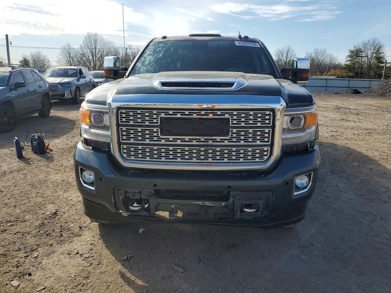 2019 GMC Sierra K3500 Denali - Image 5