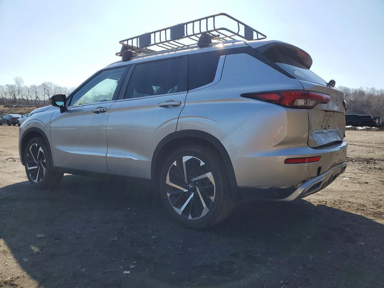 2022 Mitsubishi Outlander Se - Image 2