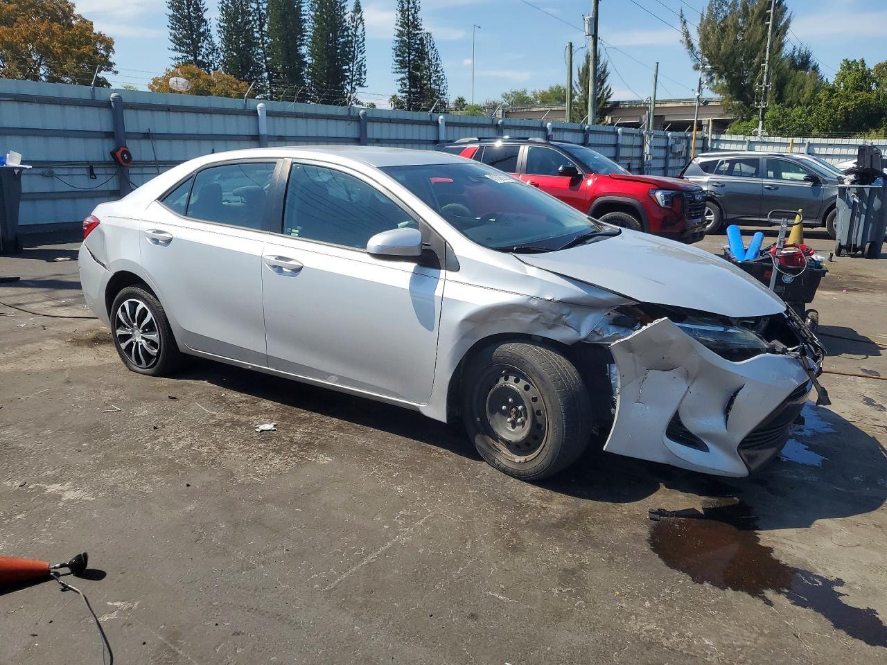 2017 Toyota Corolla Le - Фото 4