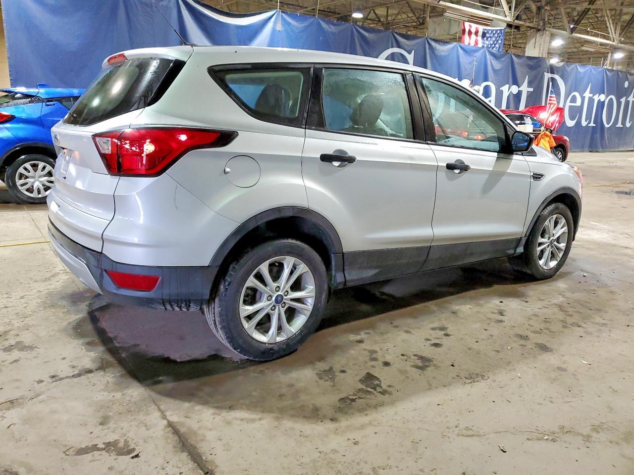 2019 Ford Escape S - Image 3