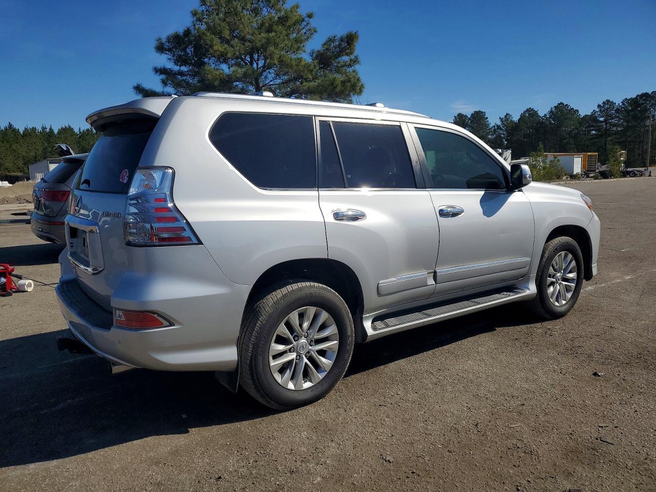 2014 Lexus Gx 460 Base - Image 3