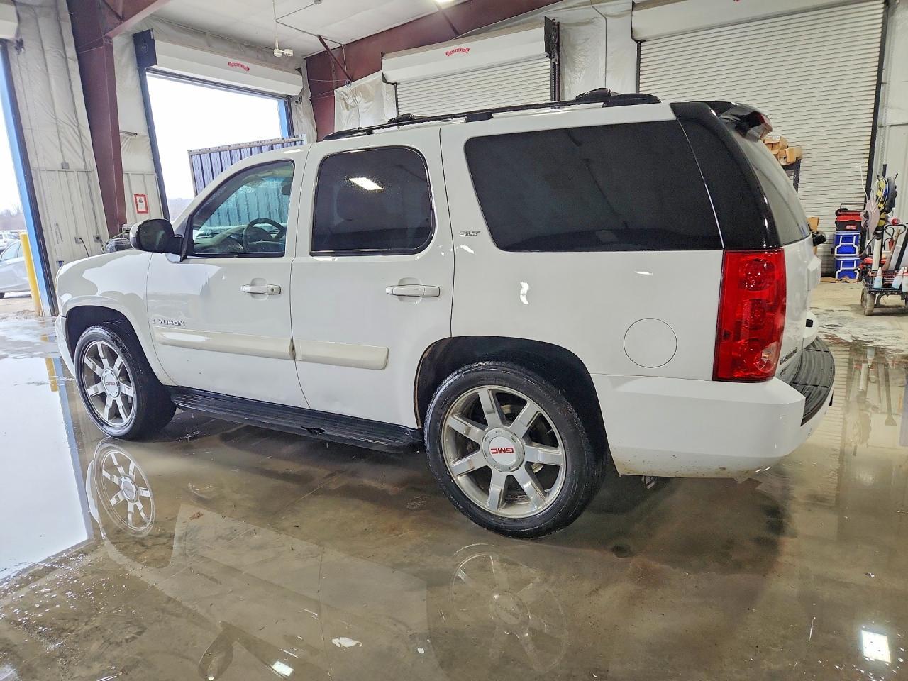 2009 GMC Yukon Slt - Image 2