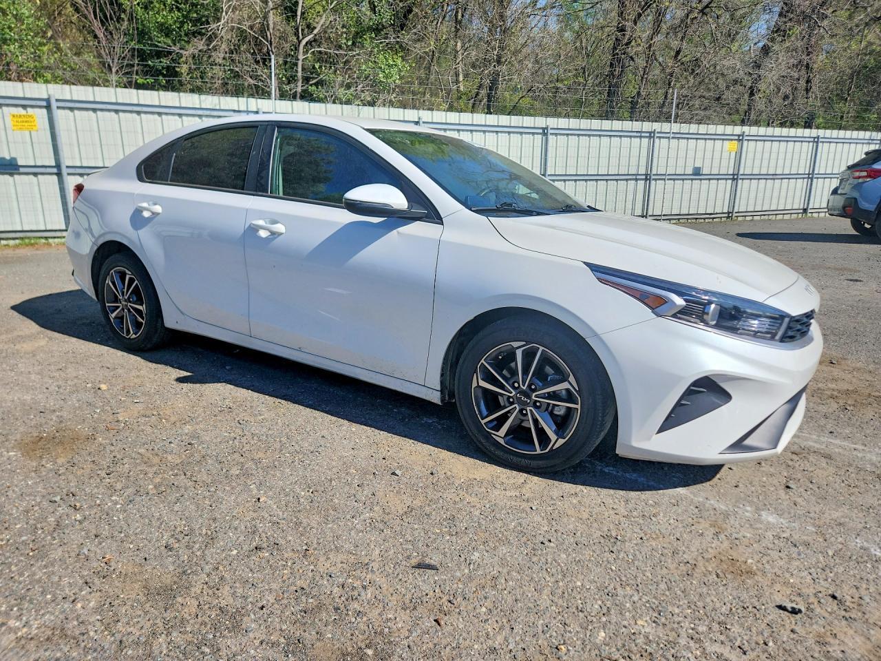 2023 Kia Forte Lxs - Фото 4