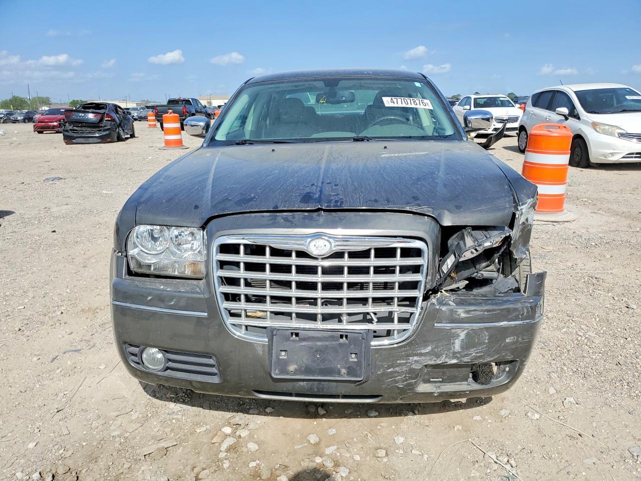 2010 Chrysler 300 Touring - Фото 5
