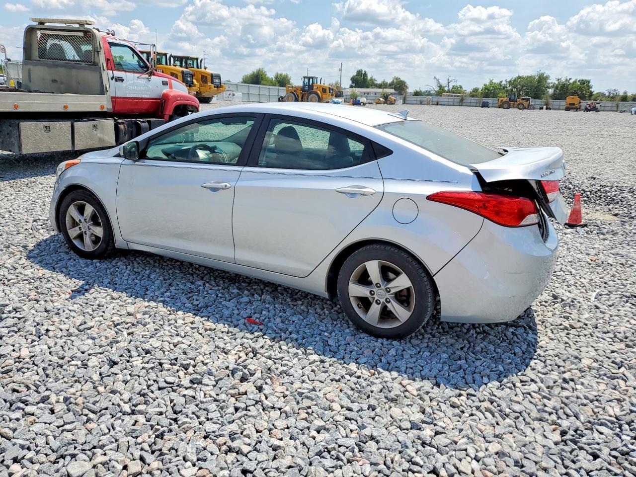 2013 Hyundai Elantra - Фото 2