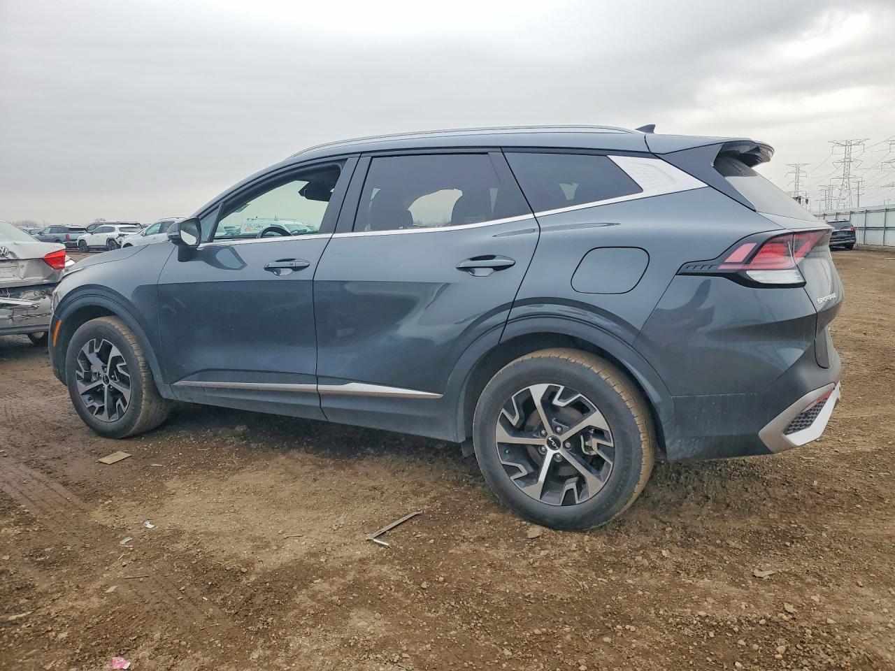 2024 Kia Sportage Ex - Image 2