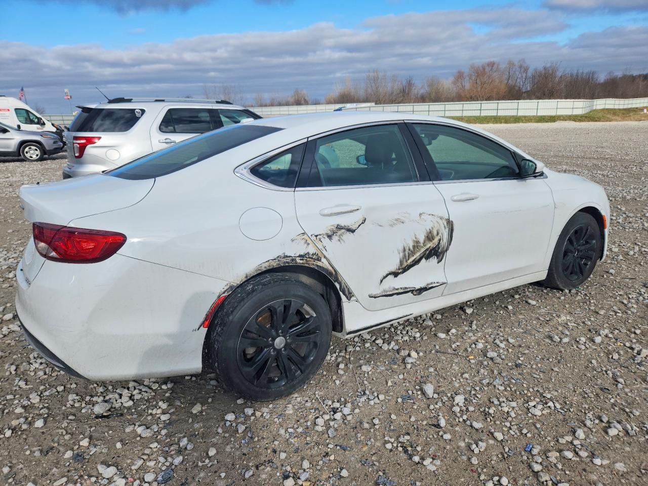 2016 Chrysler 200 Limited - Фото 3