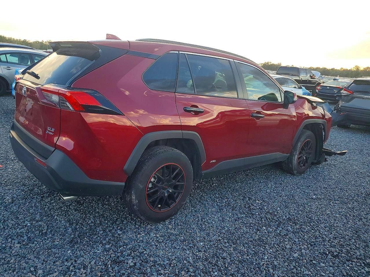 2025 Toyota Rav4 Hybrid Xle - Image 3