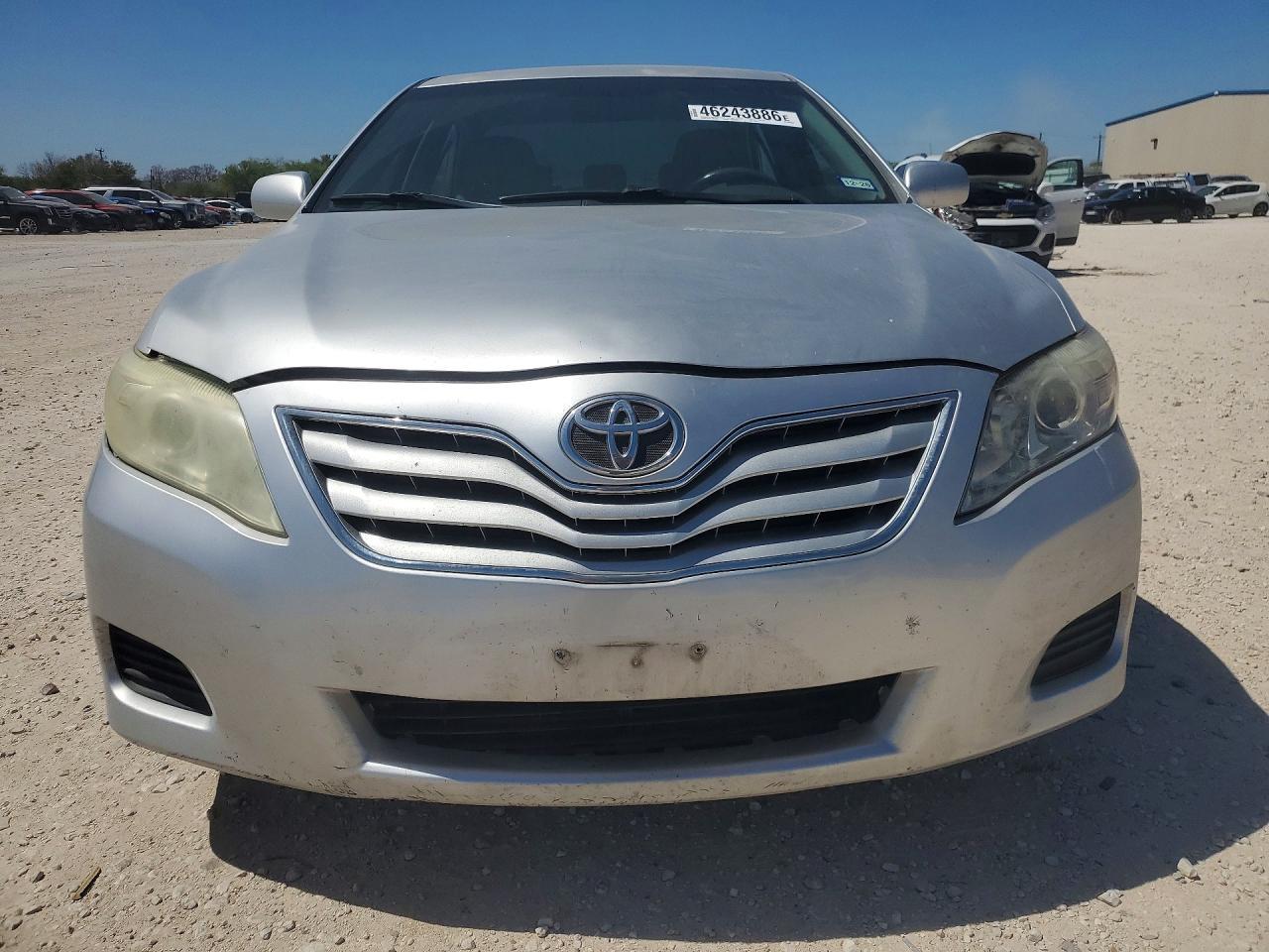 2011 Toyota Camry Le - Фото 5