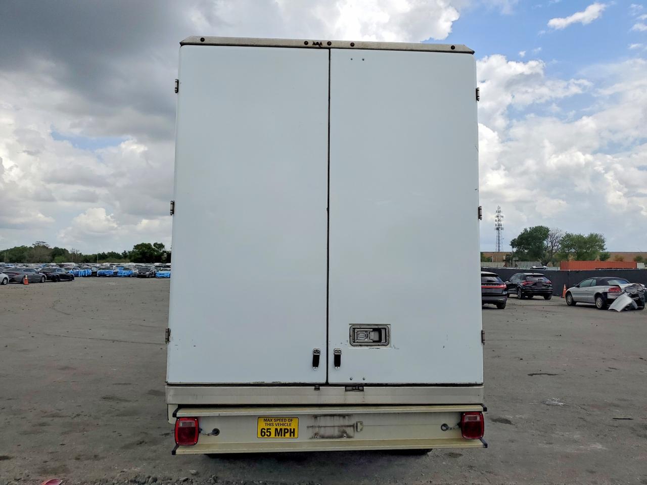 2020 Ford Transit Delivery Truck - Image 6