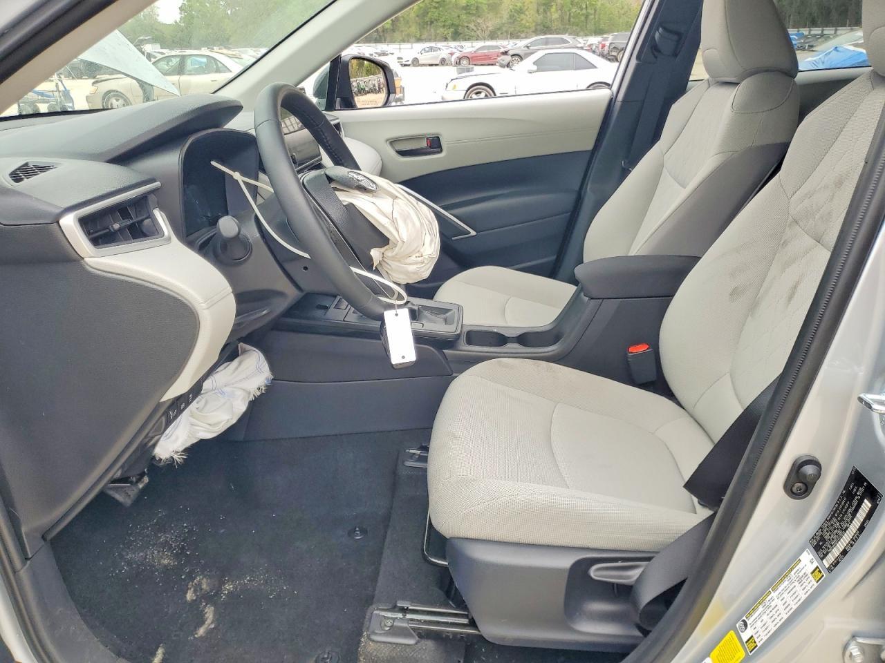 2026 Toyota Corolla Cross Le - Фото 7