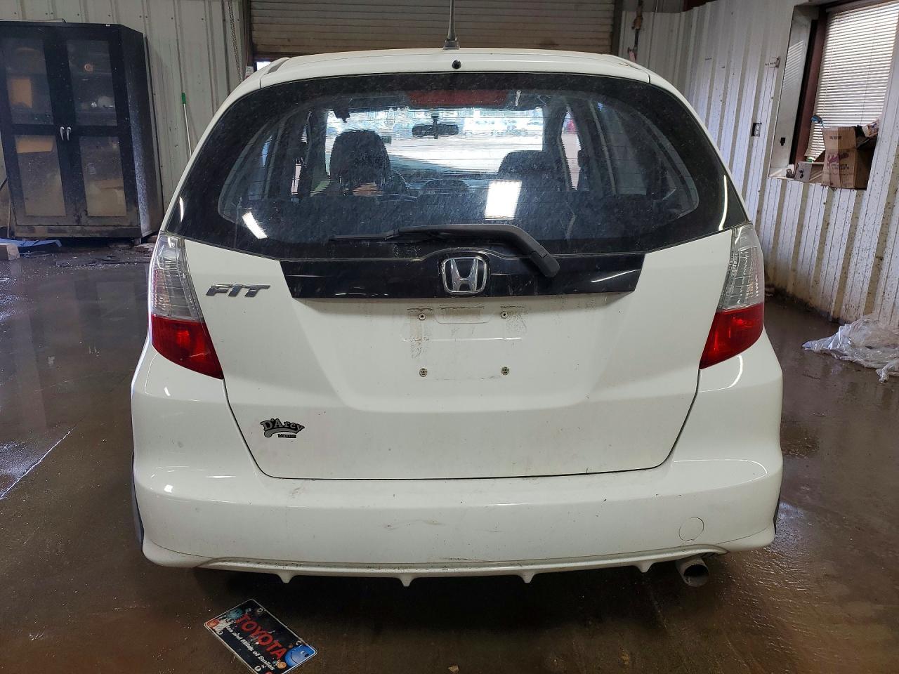 2011 Honda Fit - Фото 6