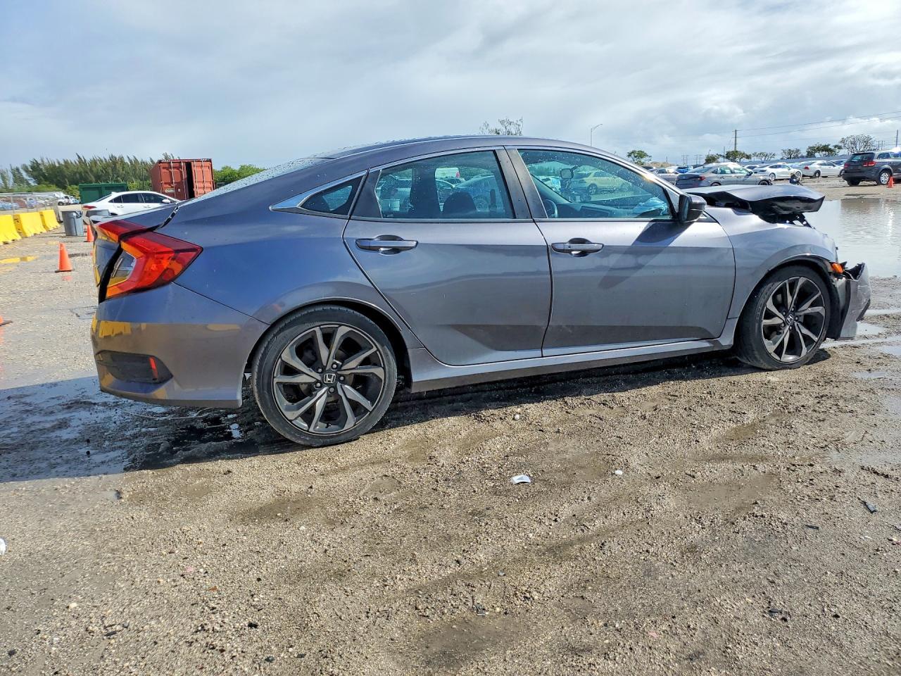 2019 Honda Civic Sport - Image 3