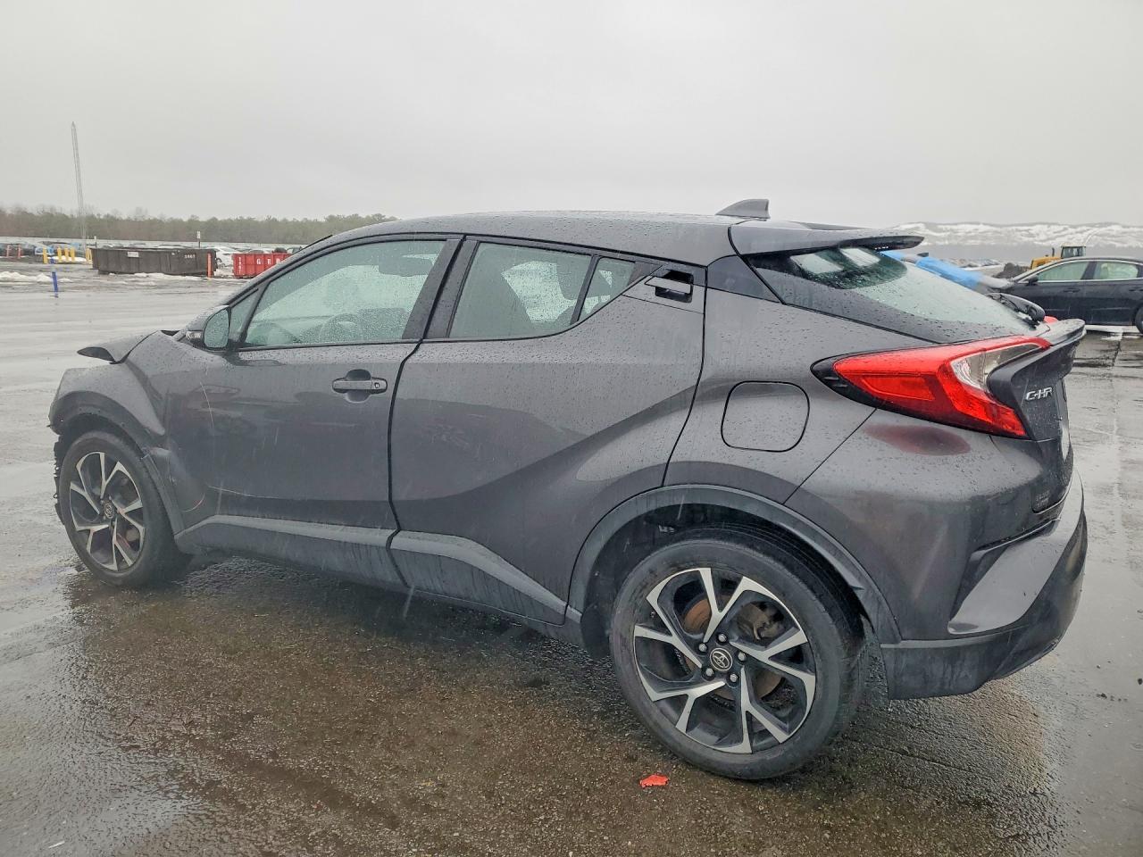 2019 Toyota C-Hr Xle - Image 2