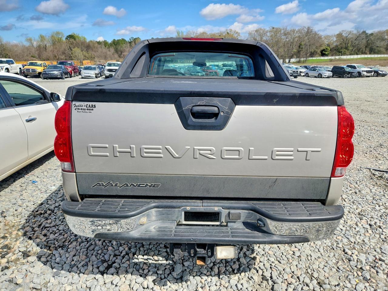 2005 Chevrolet Avalanche C1500 - Image 6