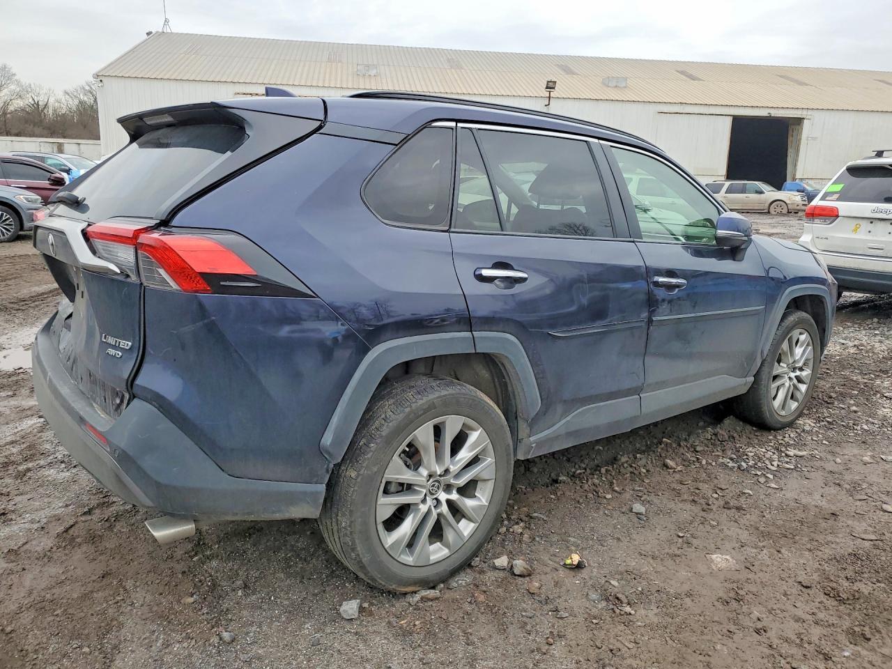 2019 Toyota Rav4 Limited - Фото 3