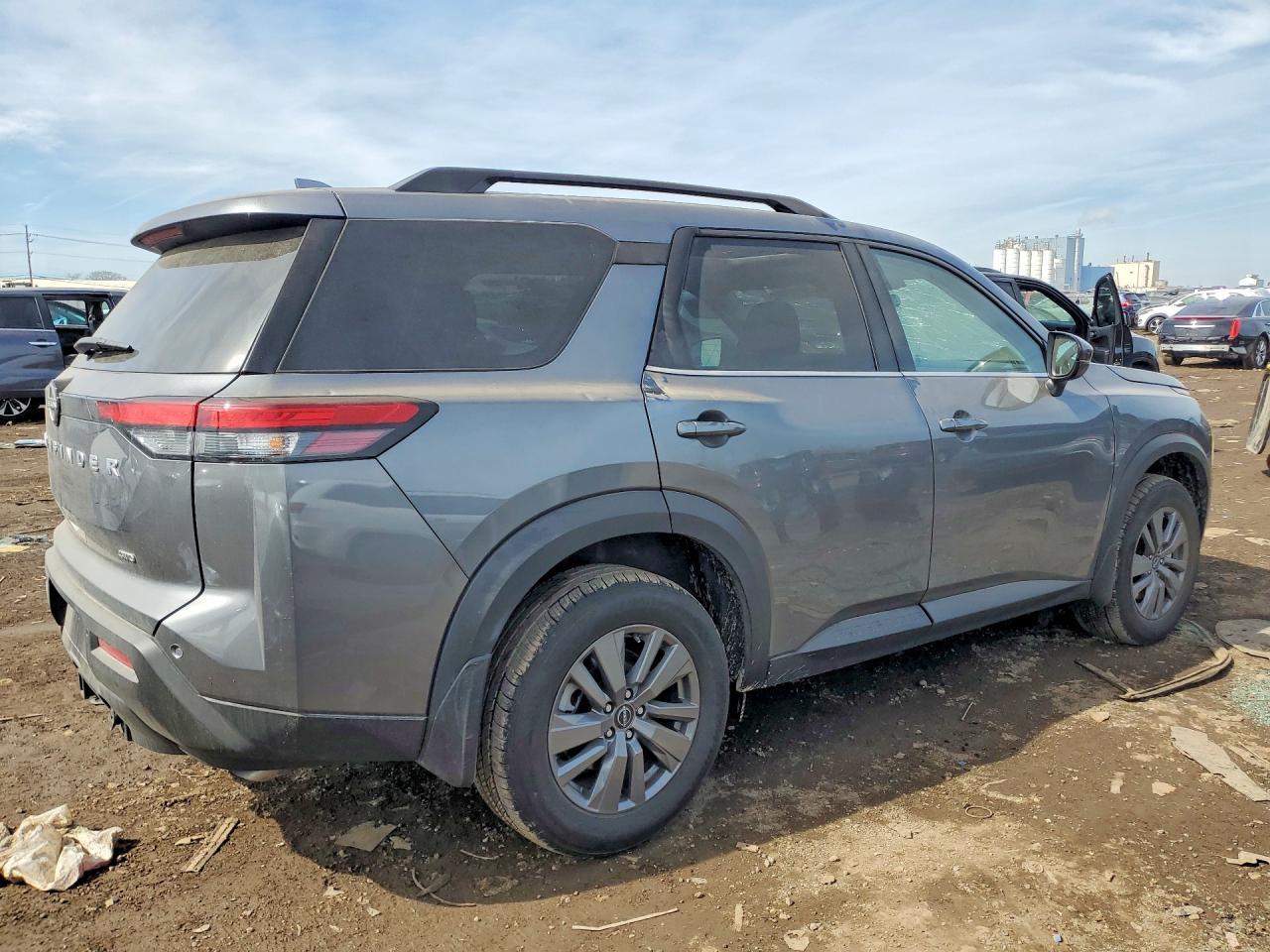2025 Nissan Pathfinder Sv - Image 3