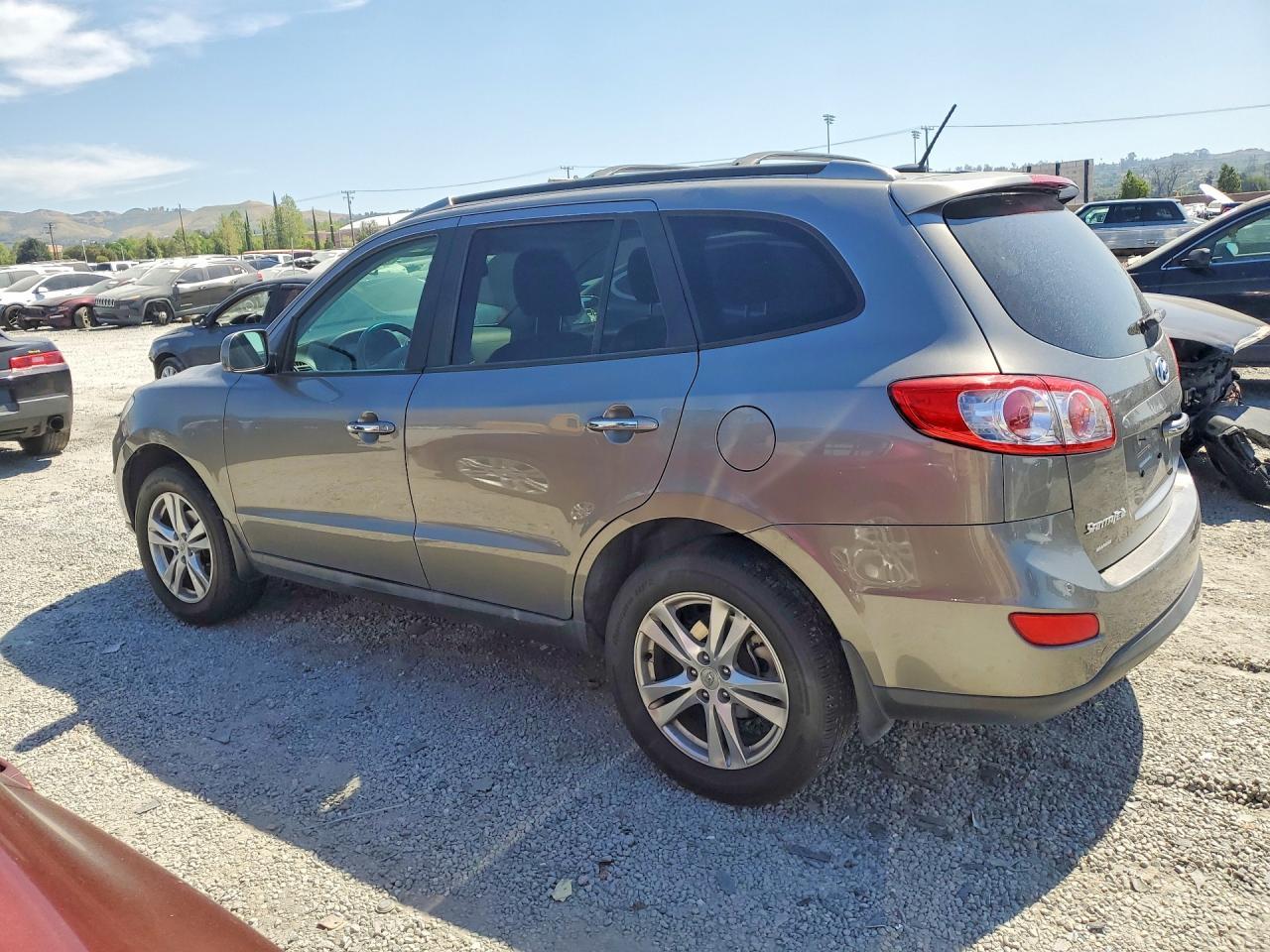 2012 Hyundai Santa Fe Limited - Image 2