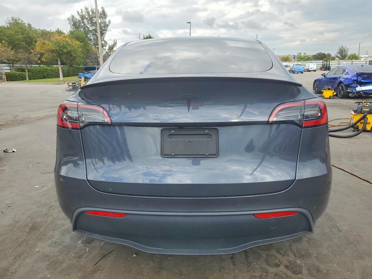 2022 Tesla Model Y - Фото 6