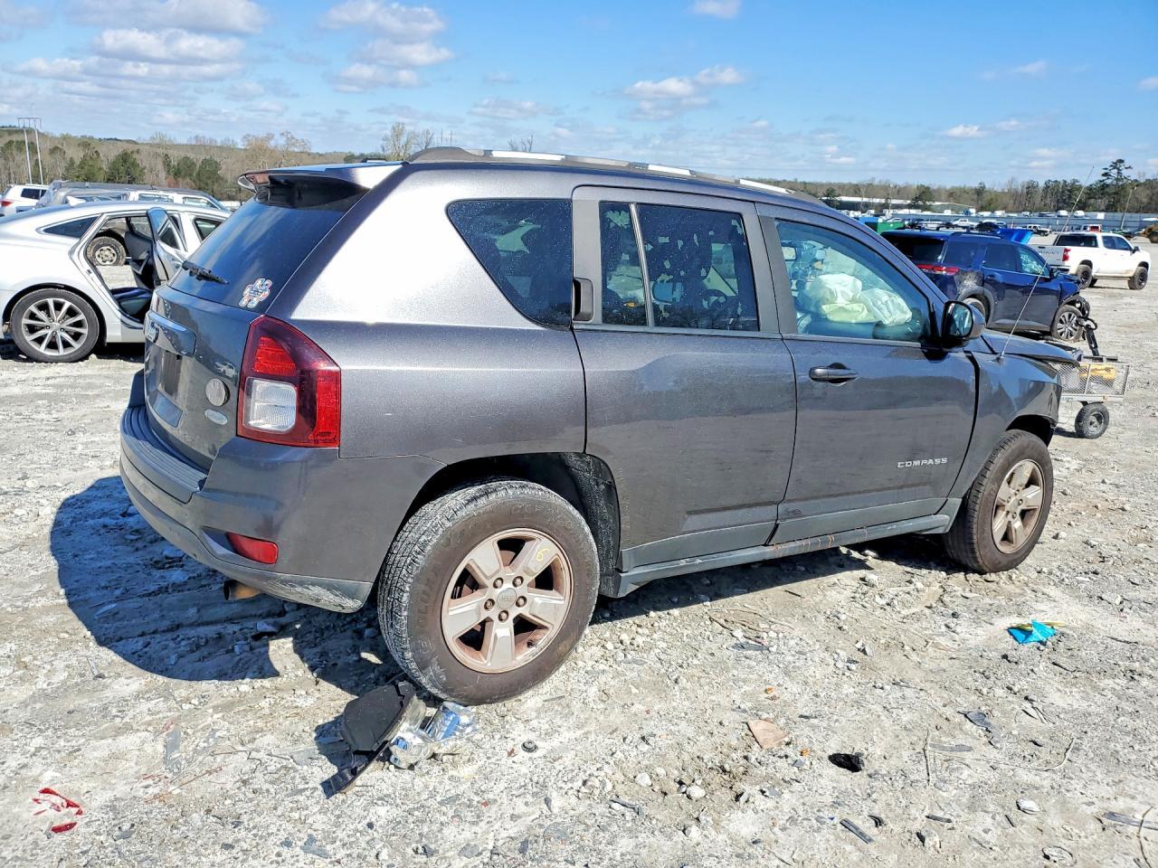 2017 Jeep Compass Latitude - Фото 3