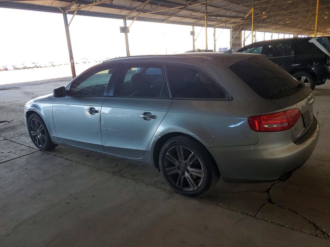 2010 Audi A4 Premium - Фото 2
