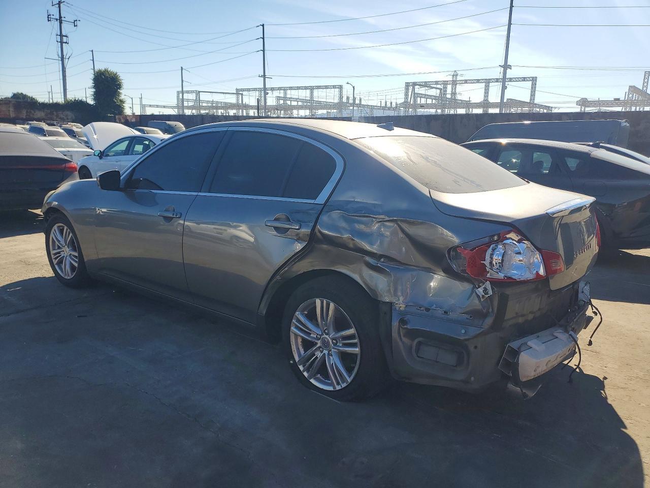 2010 Infiniti G37 Sedan Base - Фото 2