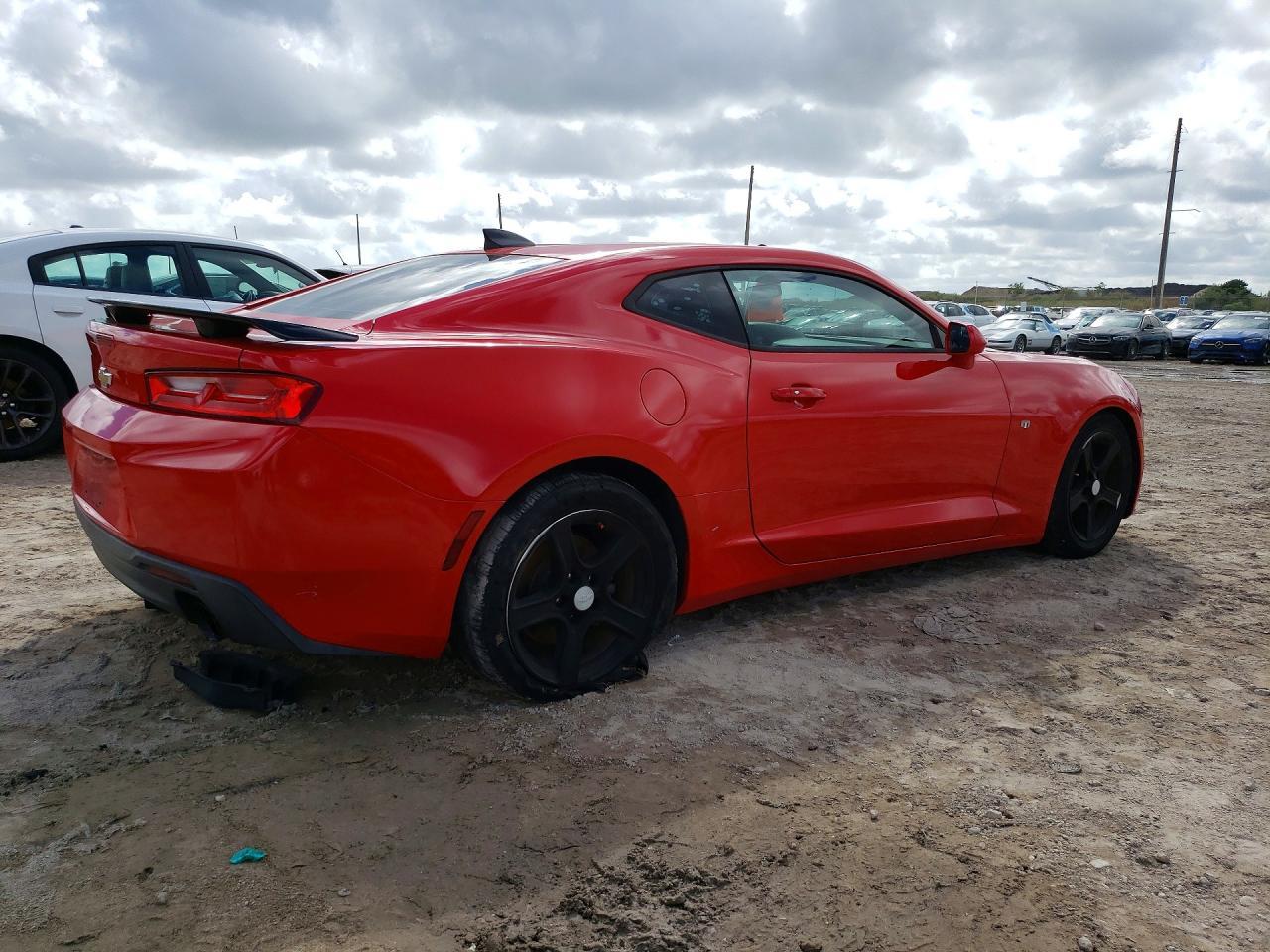 2017 Chevrolet Camaro Lt - Image 3