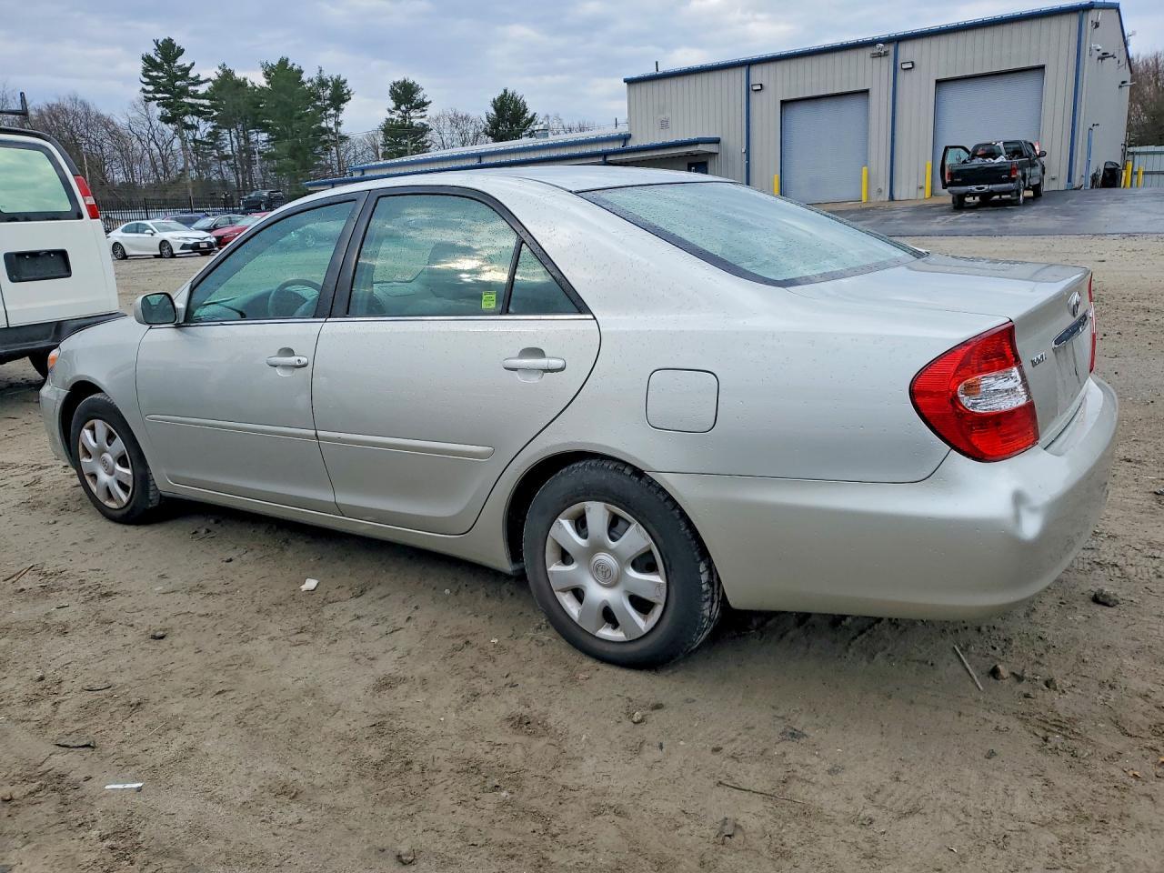 2004 Toyota Camry - Image 2