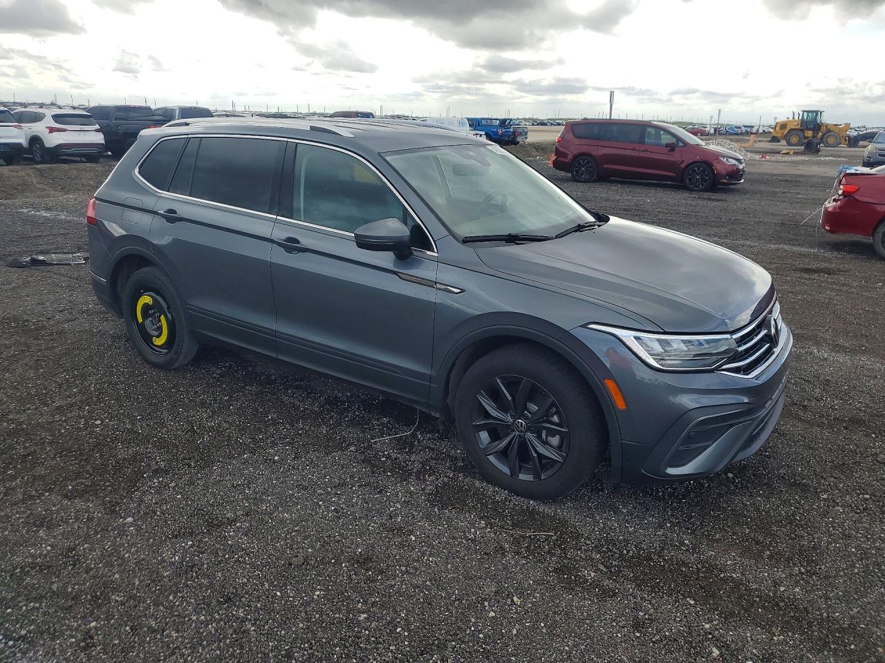 2024 Volkswagen Tiguan Se - Image 4