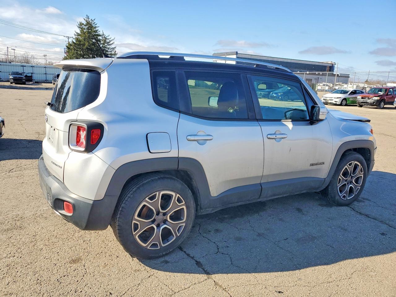 2015 Jeep Renegade Limited - Фото 3