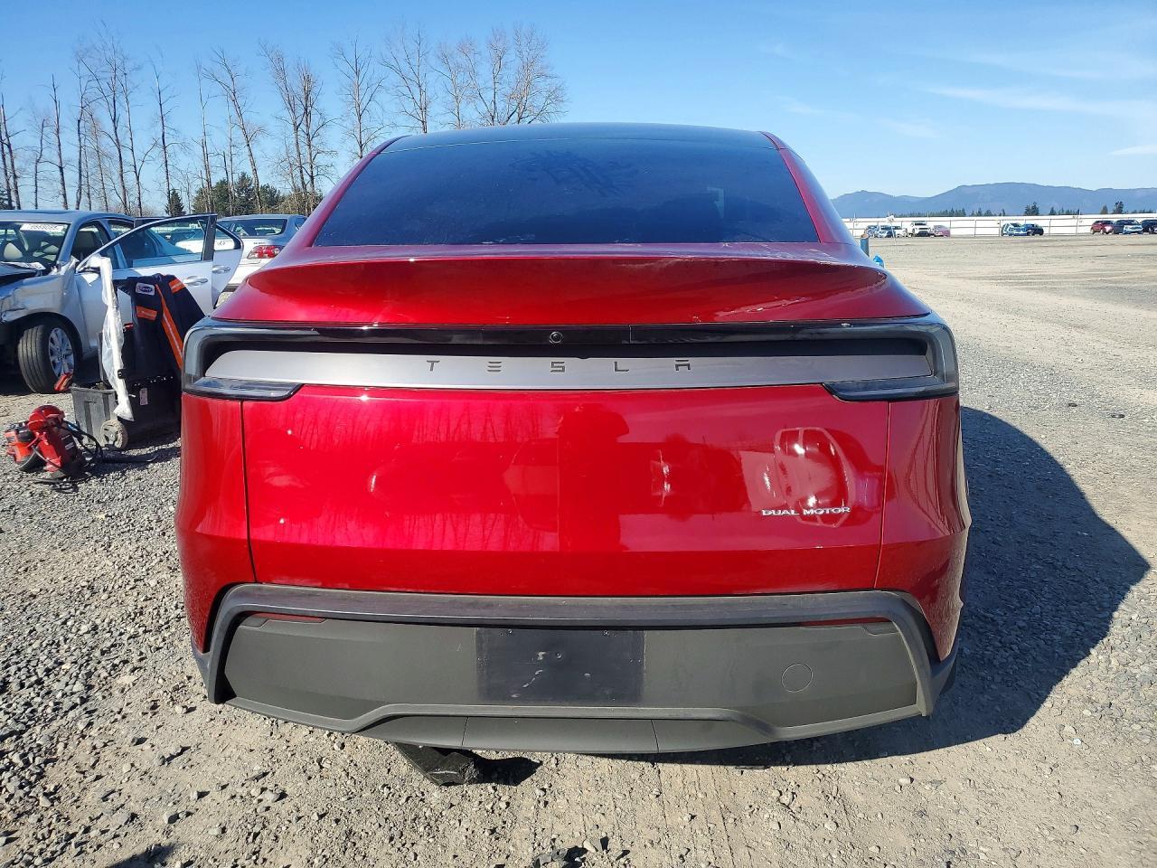 2026 Tesla Model Y - Фото 6