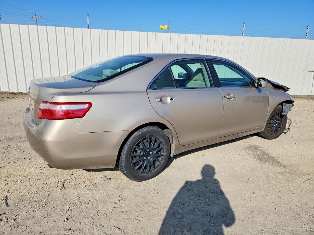 2008 Toyota Camry Le - Image 3