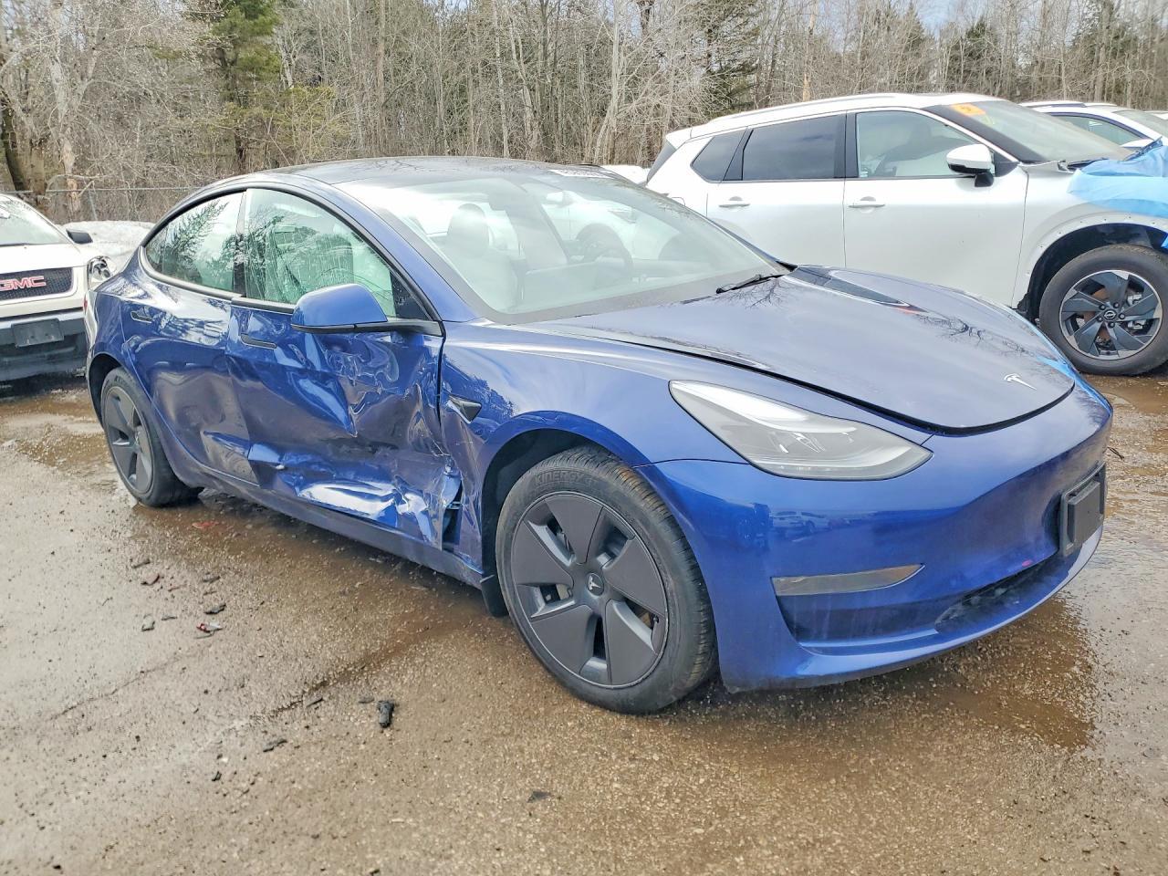 2023 Tesla Model 3 - Фото 4