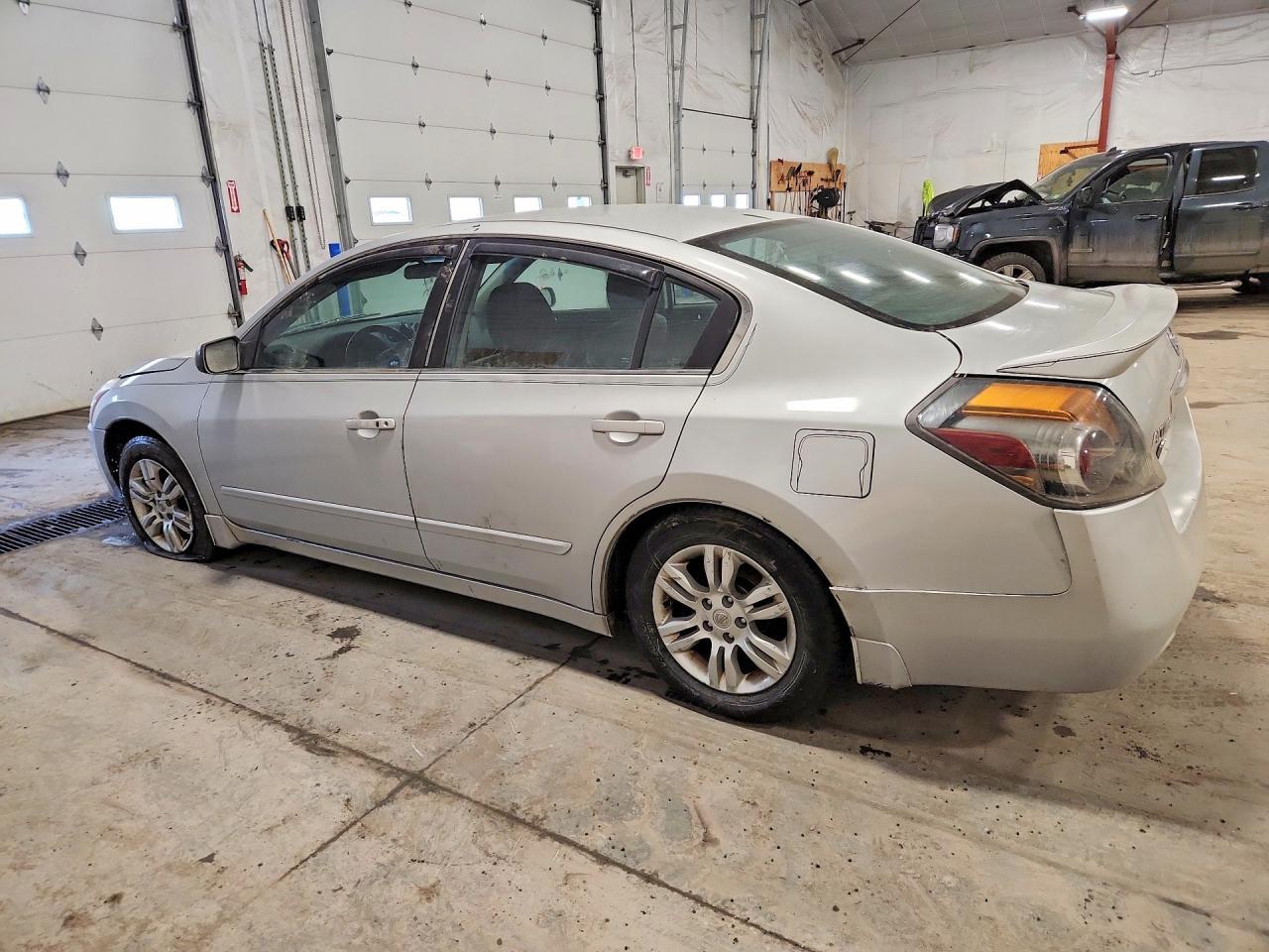 2011 Nissan Altima 2.5 - Image 2